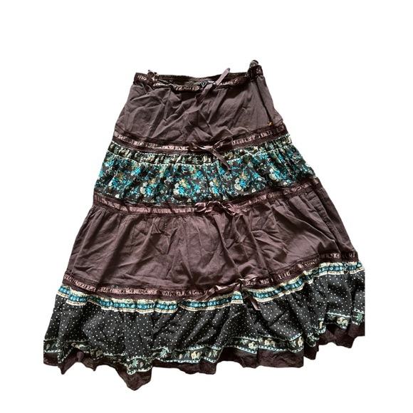 Abstract brown flower skirt set